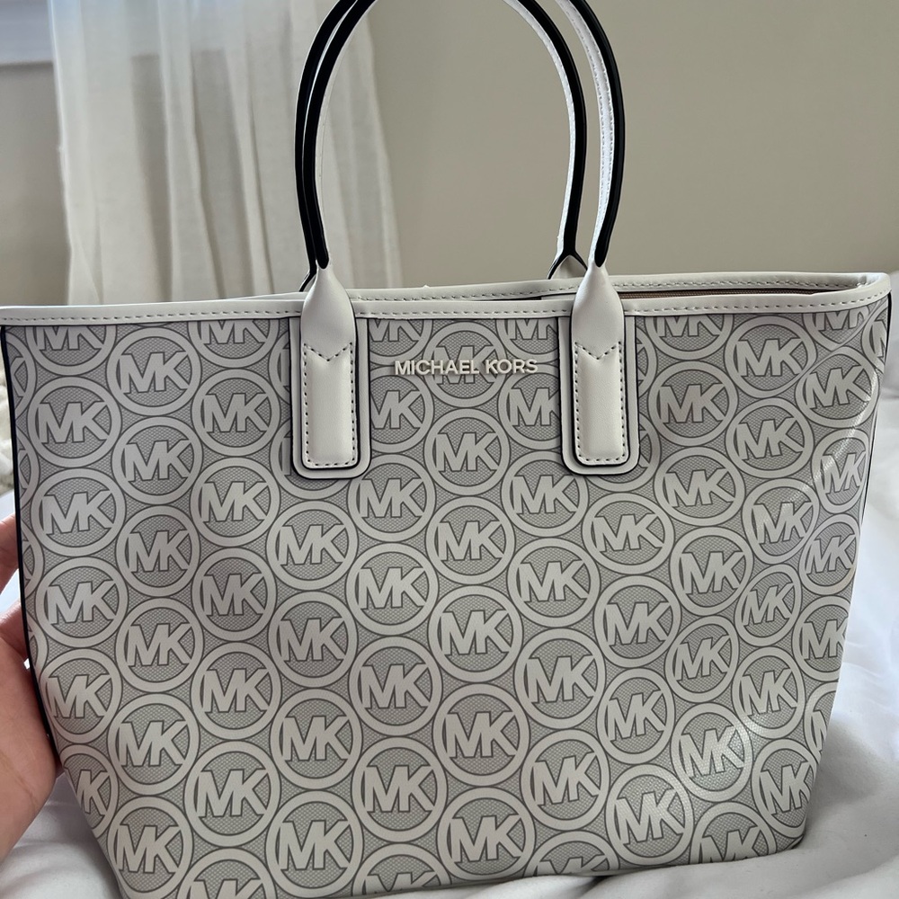 Michael Kors small purse